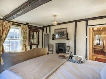 Pickwick House