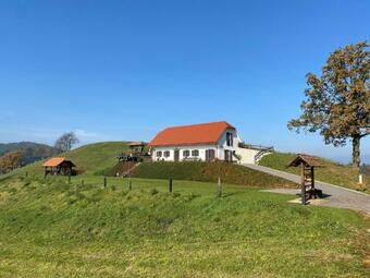 Agroturismo Tourist Farm Artisek