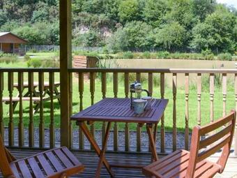 Oak Lodge
