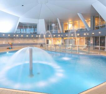The Nineteenth, Oakridge St Mellion, Free Golf/spa