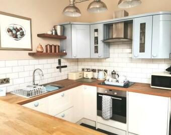 The Coach House Apartment At Cefn Tilla Court, Usk