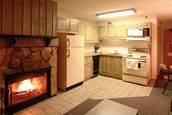 Hotel Douglas Fir Resort And Chalets