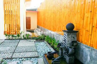 Hotel Sky Flores Bunglaow Syariah Redpartner