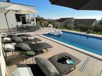 Modern Luxury Villa With Private Swimming Pool