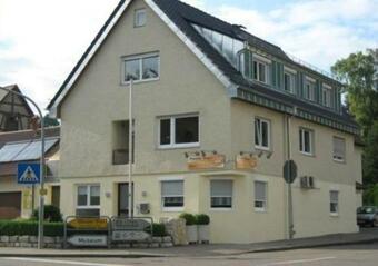 Apartamento Pension Wauri , Ferienwohnung ' Schw�bische Alb ' , Mansarden - Wohnung