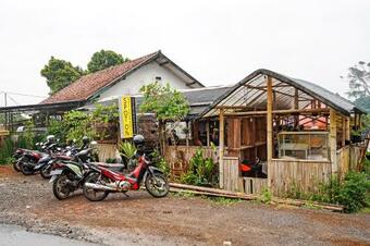 Hotel Oyo Homes 90914 Eco Tourism Desa Cipada Bukit Senyum Homestay Syariah