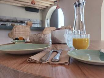 Nos Hotel & Villas