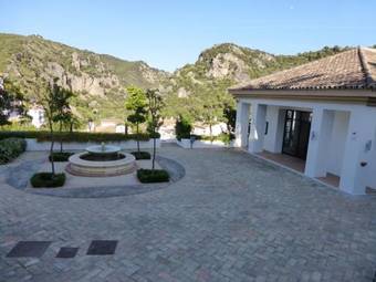 El Casar Apartments