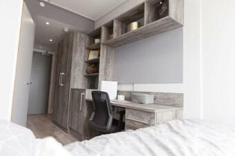Stylish Student Studio Apartments - Collegiate Crown Place Portsmouth