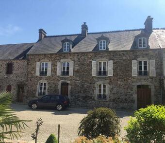 Maison En Pierres Entre Terre Et Mer..