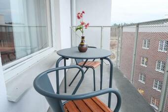 Luxury Business Studio Apartment Garden View By City Living - Umami