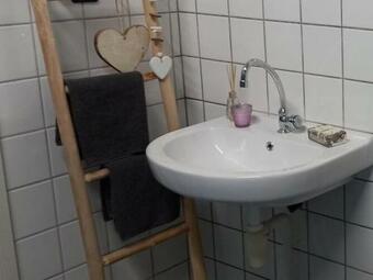 Cosy Holiday Home In Zwiggelte With Garden