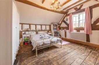 Chocolate Box Cottage In The Heart Of Shropshire
