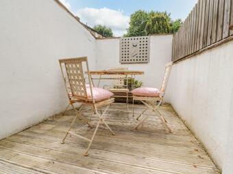 5 Monks Cottages