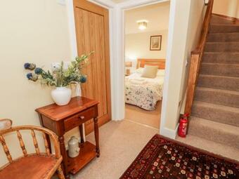 The Granary Dee Valley Escape With Hot Tub