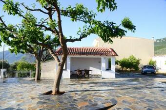 Nies Apartments 1