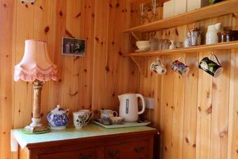Apple Blossom Hut