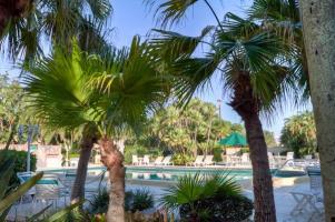 Hotel Golden Host Resort