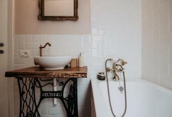 Hostal Casa De Sub Munte