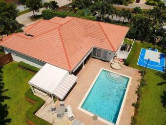 Beautiful House + Heated Pool/17 Guest,b�squetball
