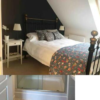 4 Bedroom House In Seaside Town