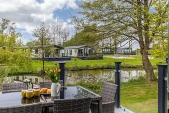 Lakeside Lodge
