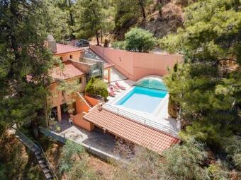 Villa Hillcrest Panorama By Ezoria