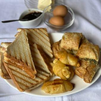 Hostal Traditional Guesthouse Vrigiis