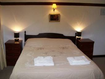 Hotel Harrow Inn