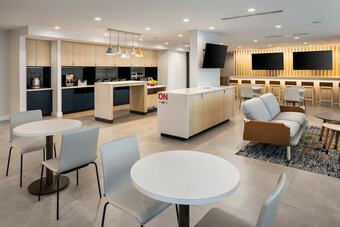 Hotel Towneplace Suites By Marriott West Kelowna