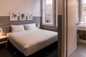 Aarons Hotel Sydney