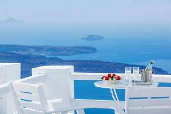 Hotel On The Rocks