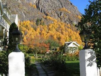 Walaker Hotel