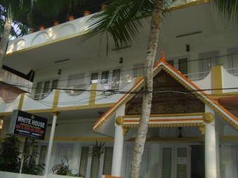 Hotel White House Beach Resort