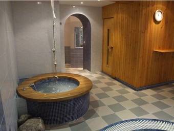 Hostal Hotel V Nebi