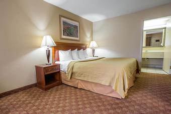 Hotel Quality Inn & Suites Hanes Mall