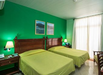 Hotel Rio Miel