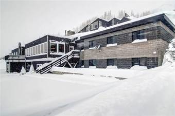 The Snowpine Lodge