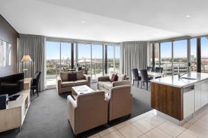 Hotel Oaks Embassy