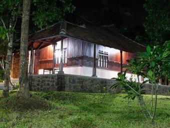 Hotel Quiet By The River- Cgh Earth