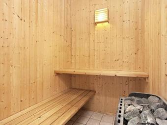 Three-bedroom Holiday Home In J�gerspris 1