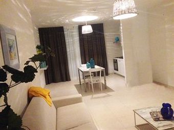 19 Condohotel