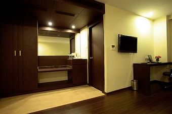 J Hotel