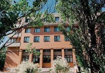 Oktyabrskaya Hotel
