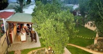 Longhouse Inn Hotel