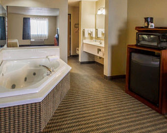 Hotel Quality Inn & Suites