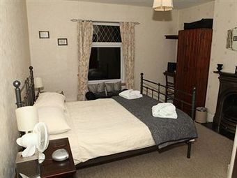 Bed & Breakfast Fitzwarine House