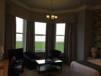 Clifton Arms Hotel