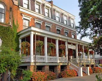 Hotel Saratoga Arms