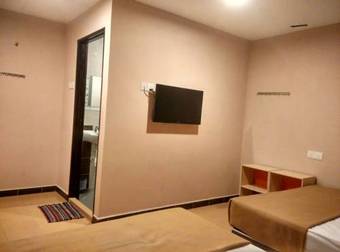 Cmn Hotel
